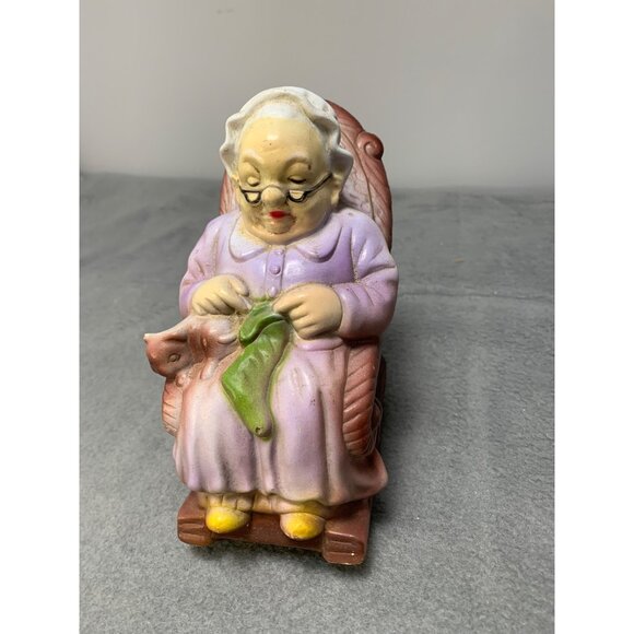 Vintage Brinnco Grandma Knitting Coin Bank Figurine 1970s - Picture 9 of 9